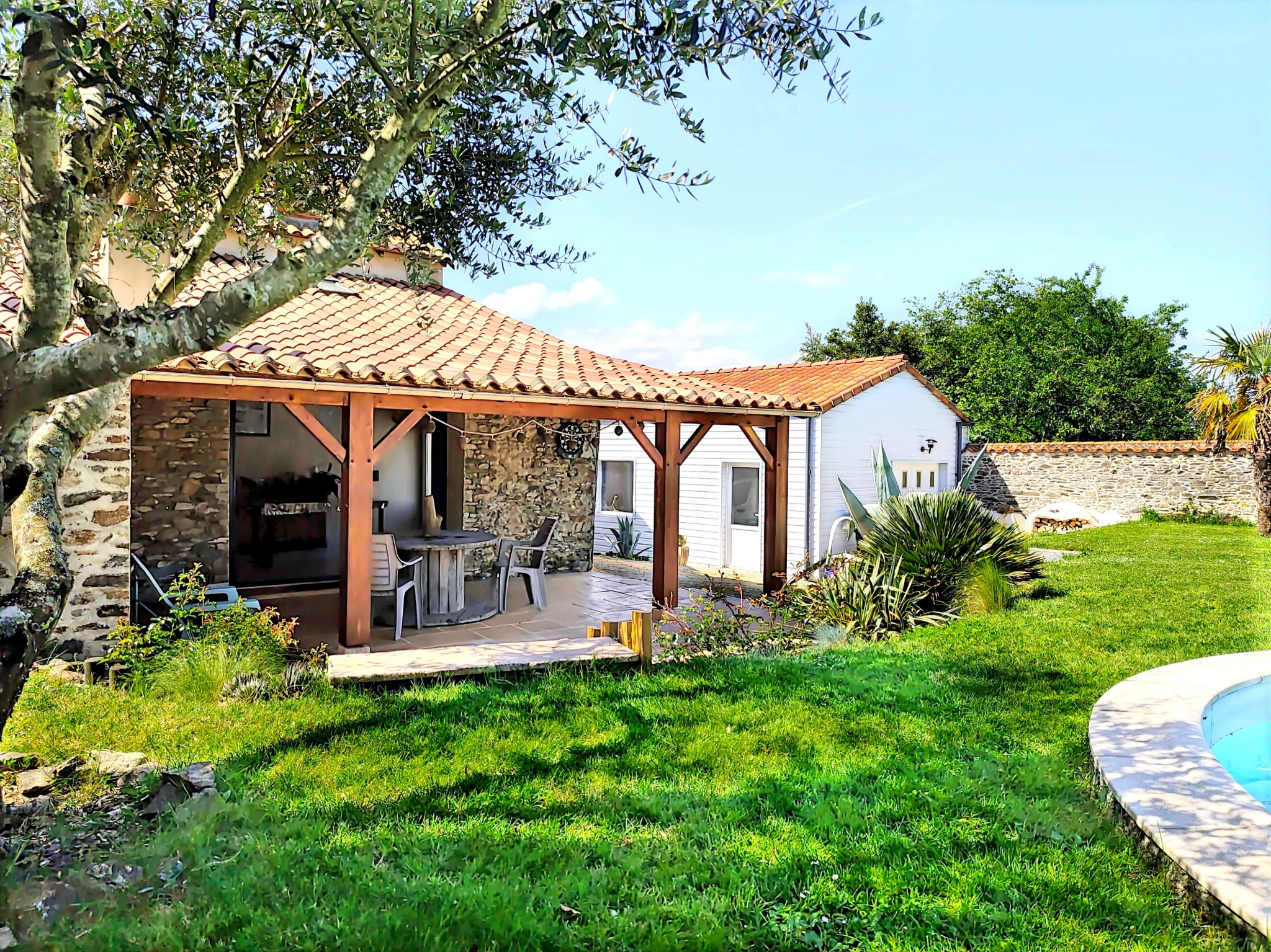 Maison en pierres pleine de charme, proche commodités