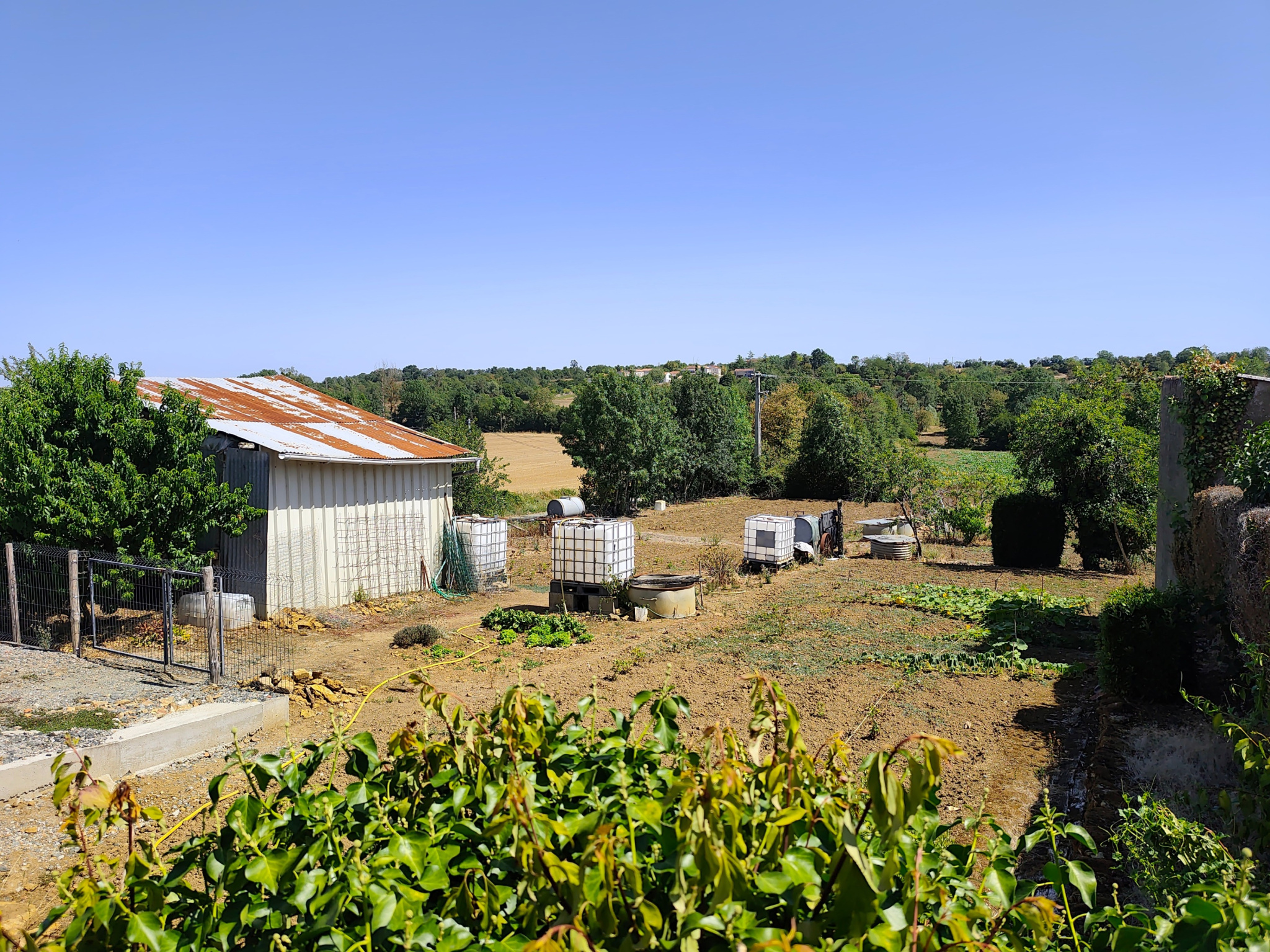 Terrain avec vue dégagée sur la campagne   À 5 min de Chantonnay