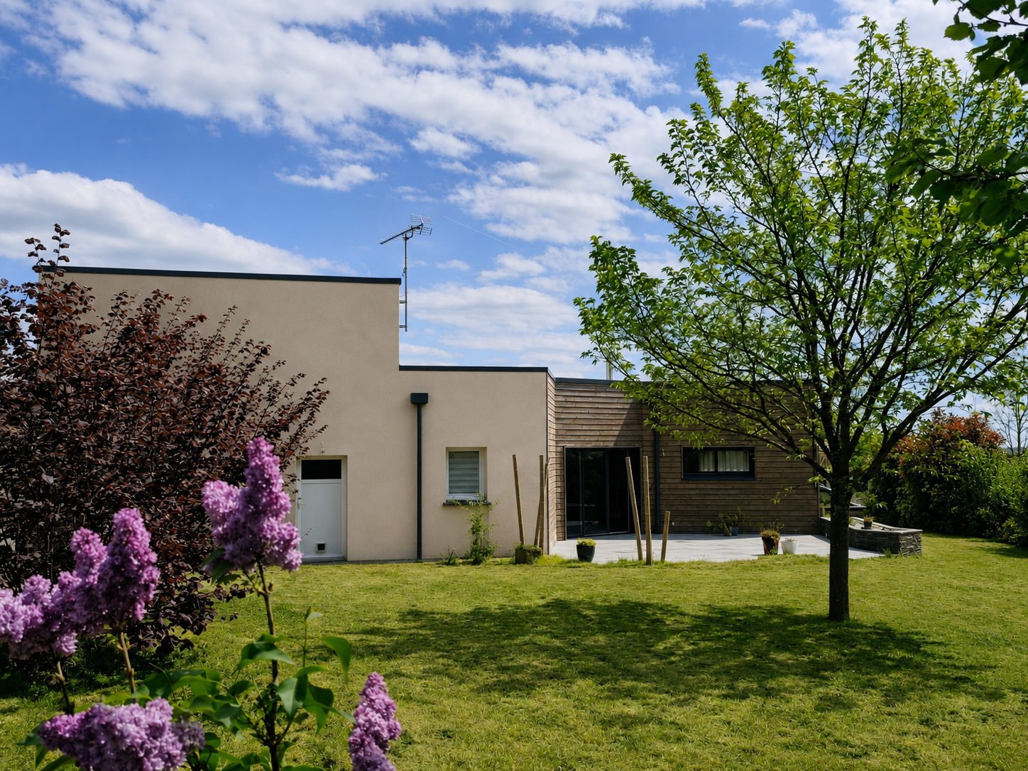 À vendre   Maison d’architecte de 2009   Bourg tous commerces