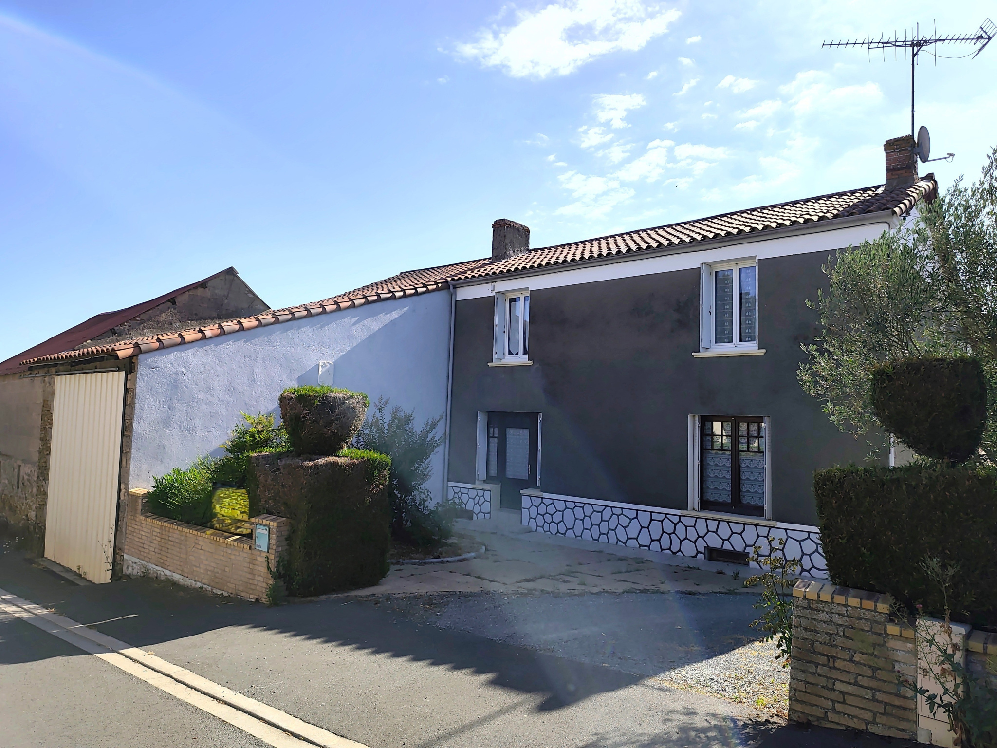 MOUILLERON ST GERMAIN, ancienne maison de ferme