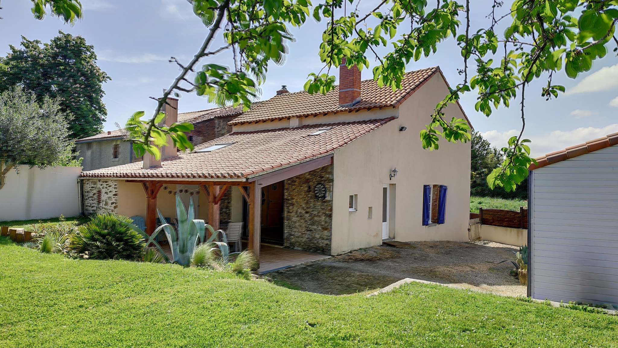 Maison en pierres pleine de charme, proche commodités