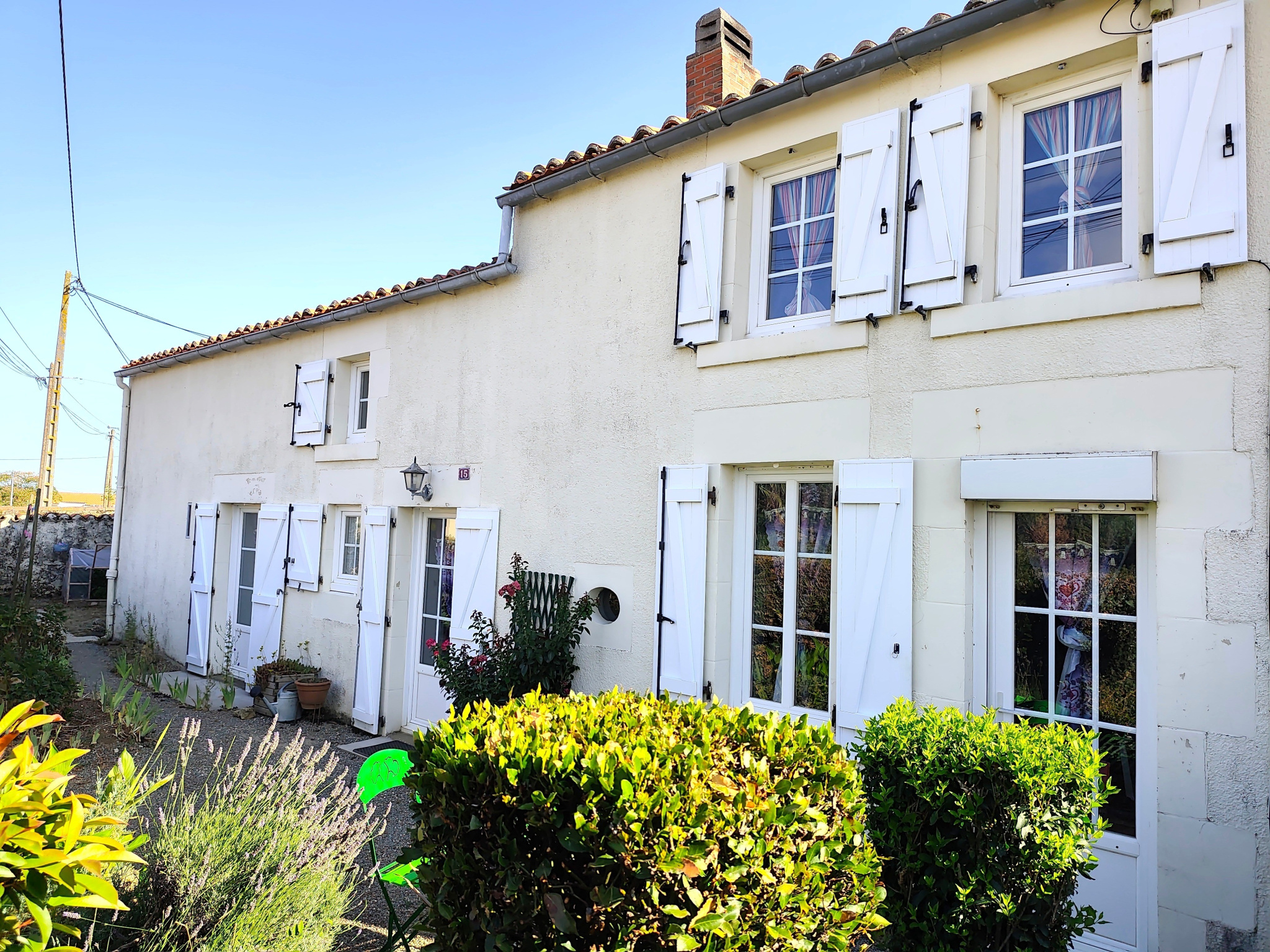 Maison en pierres de 95 m2 avec garage