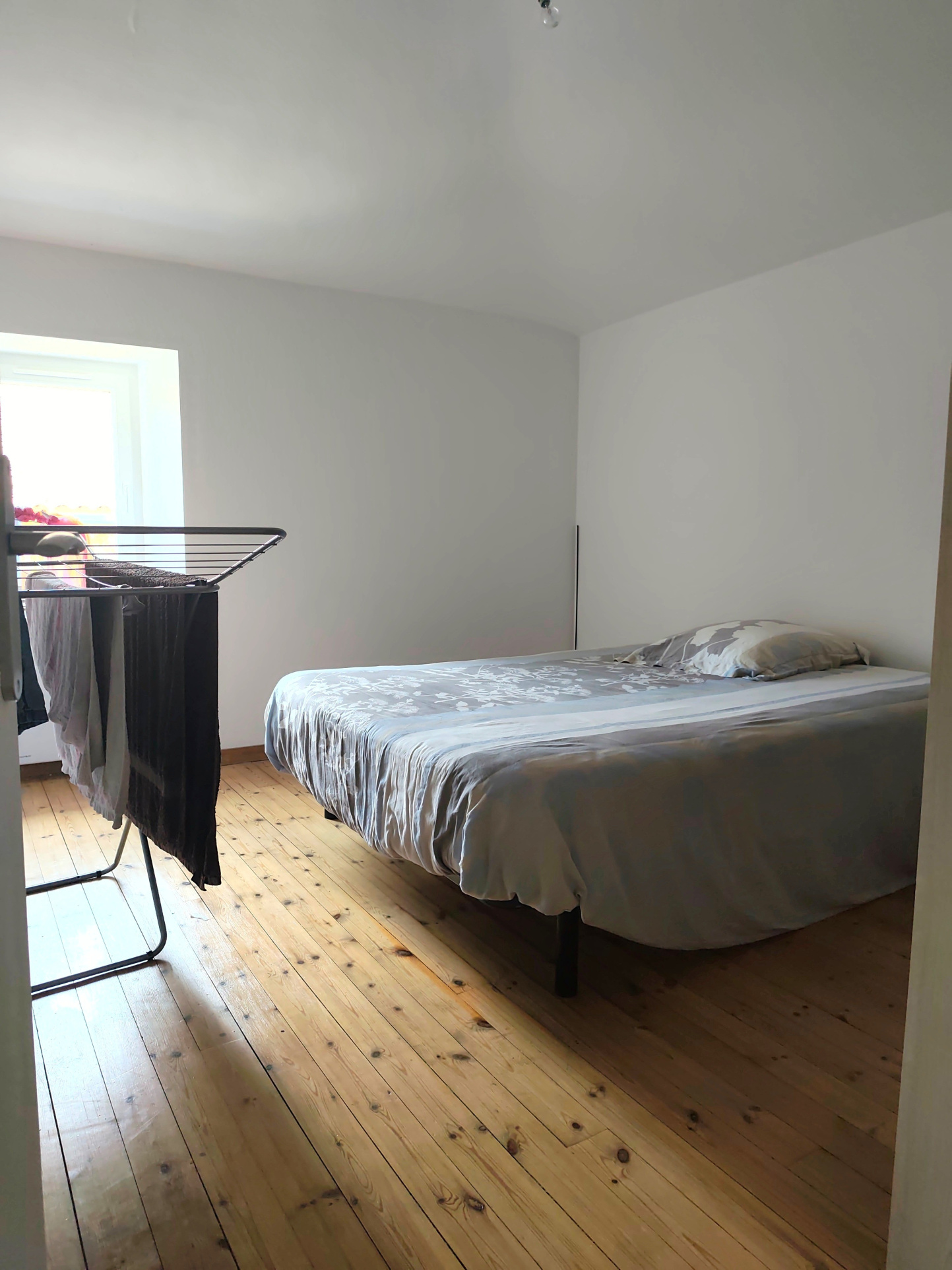 Maison en pierre rénovée avec dépendances