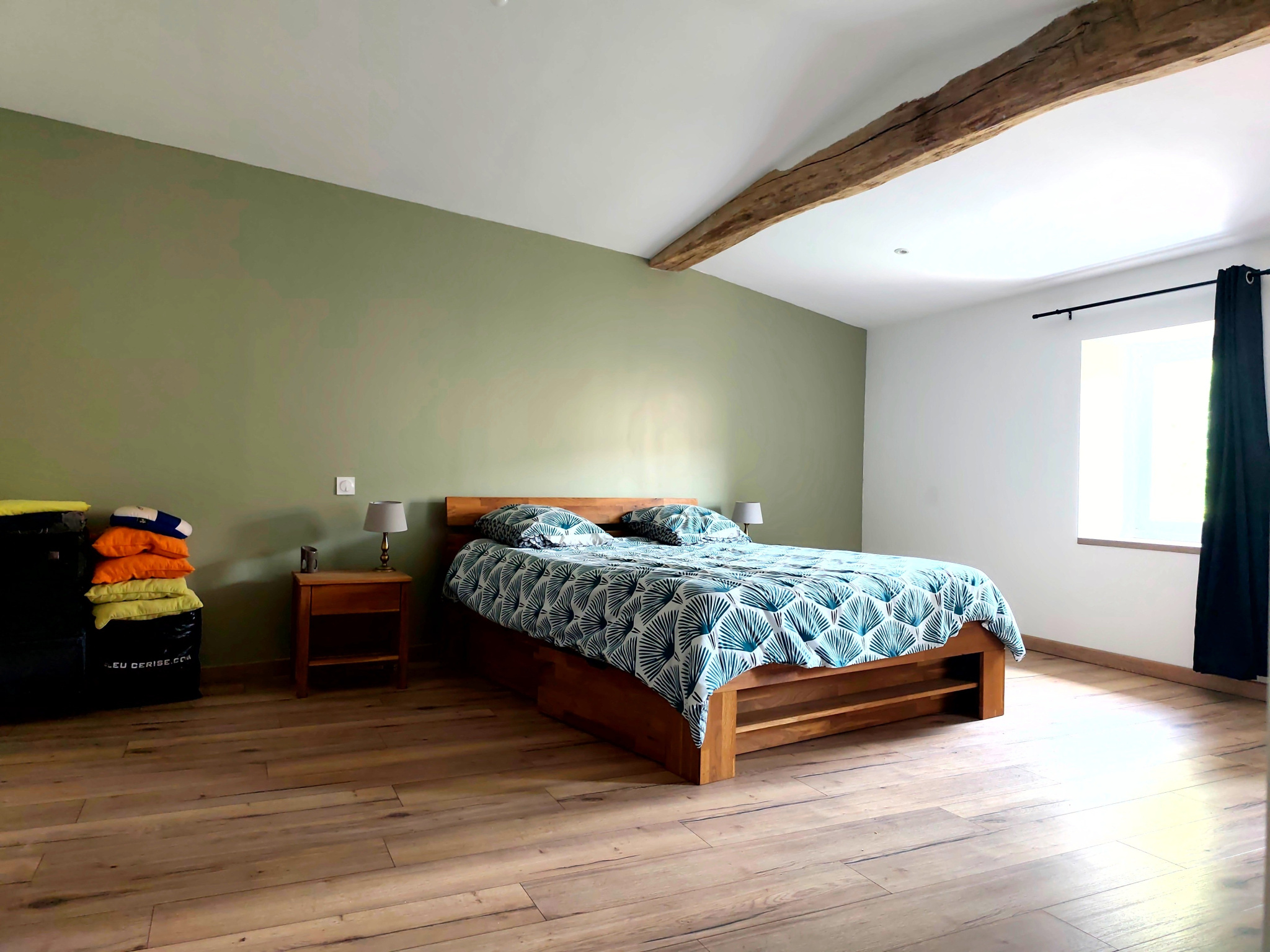 Maison en pierre rénovée avec dépendances