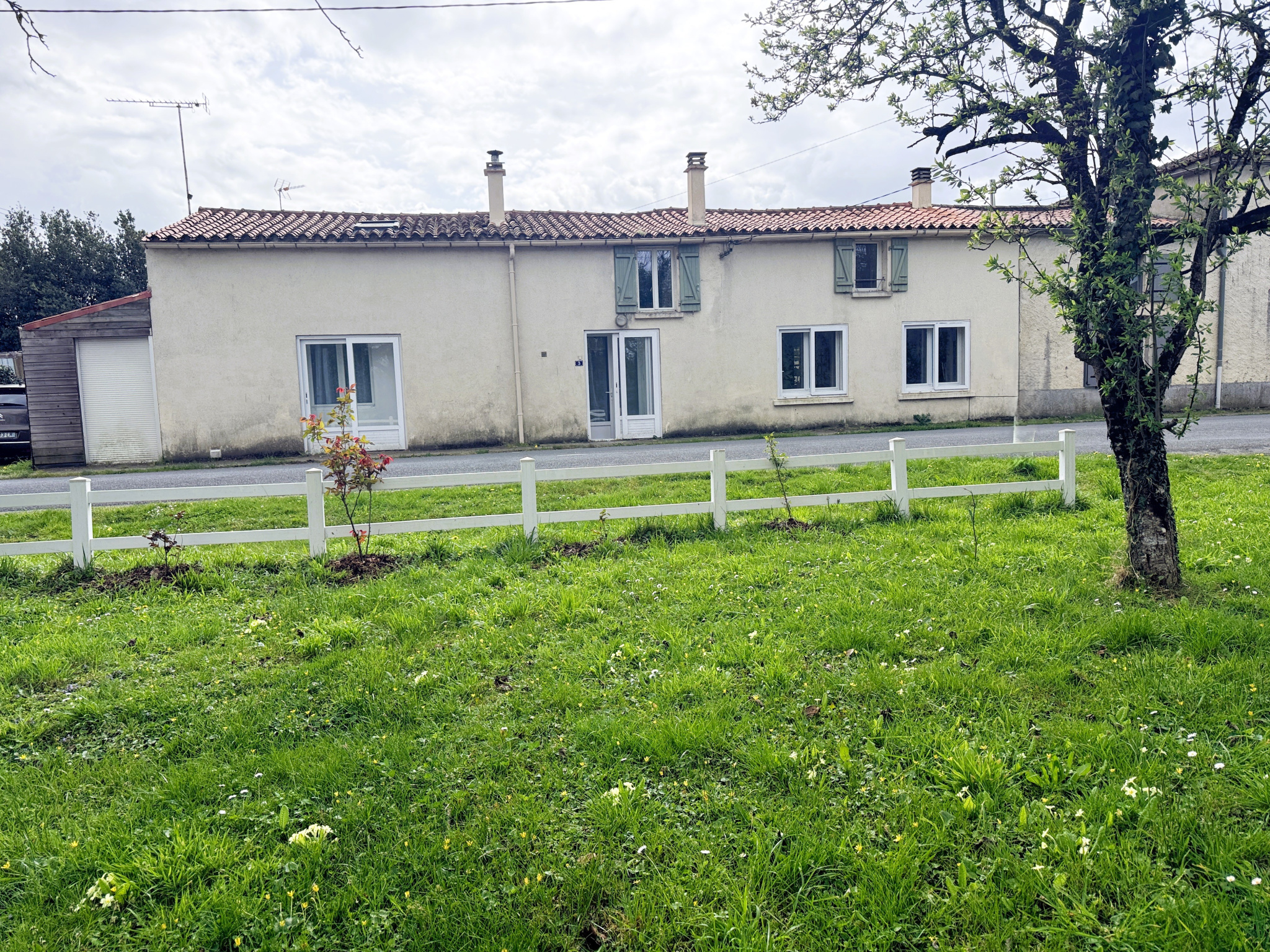 Maison en pierres habitable de suite