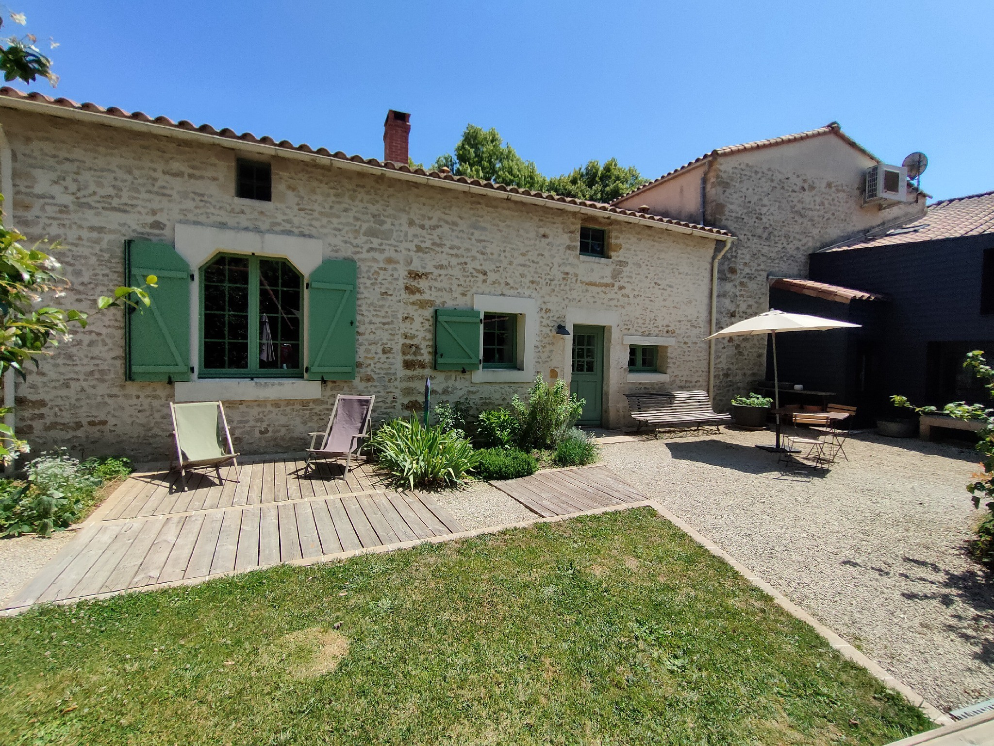 Belle maison en pierres rénovée