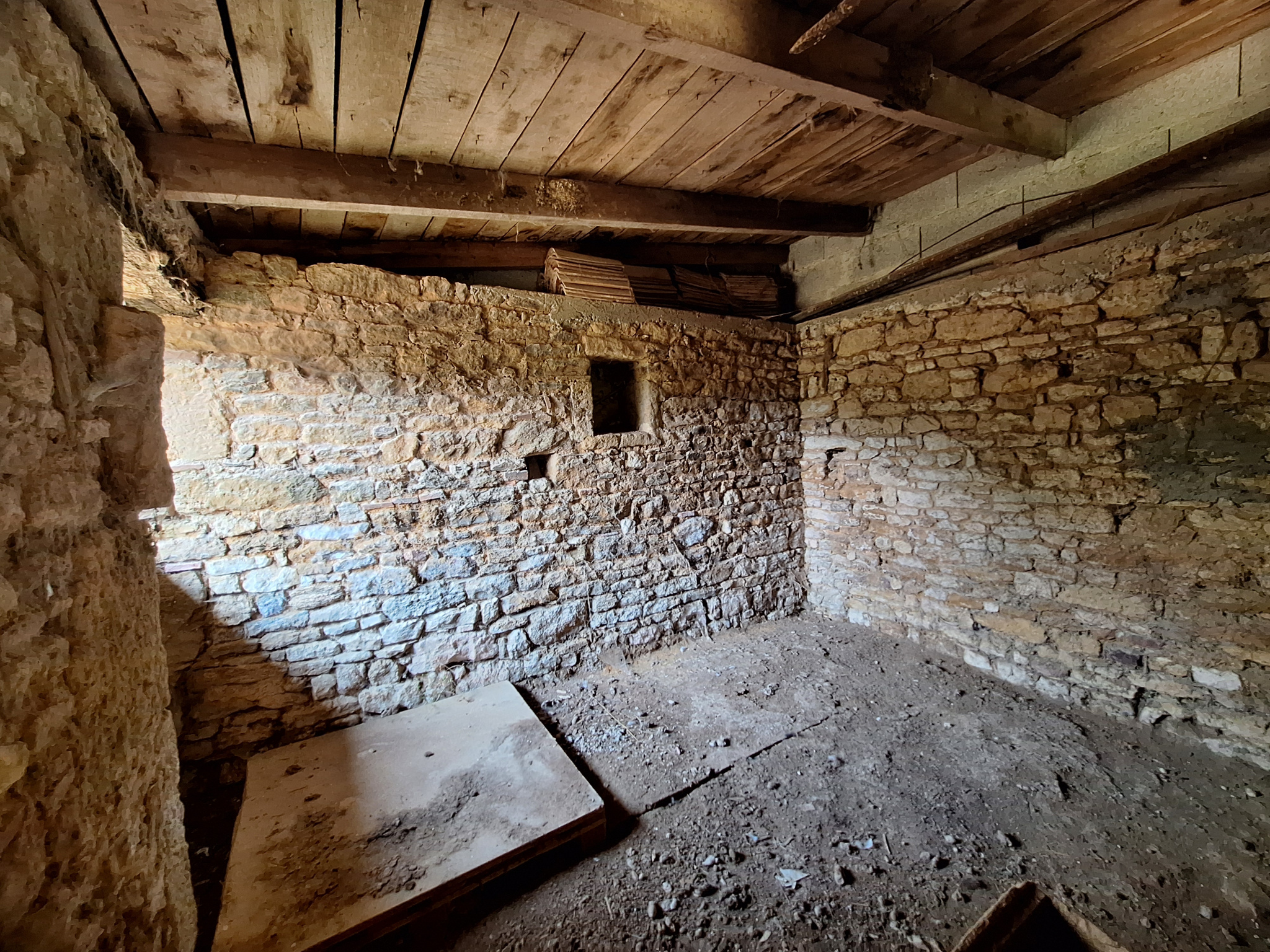 Maison à fort potentiel entièrement à rénover