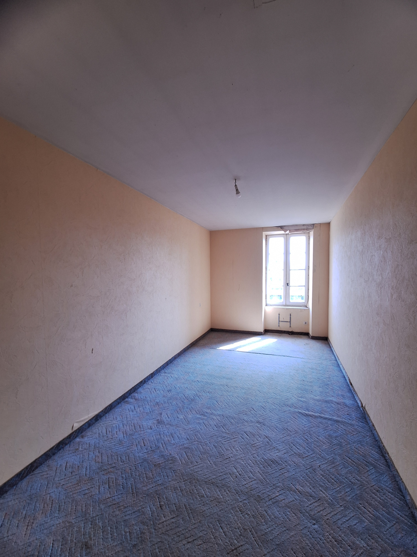 Maison à fort potentiel entièrement à rénover