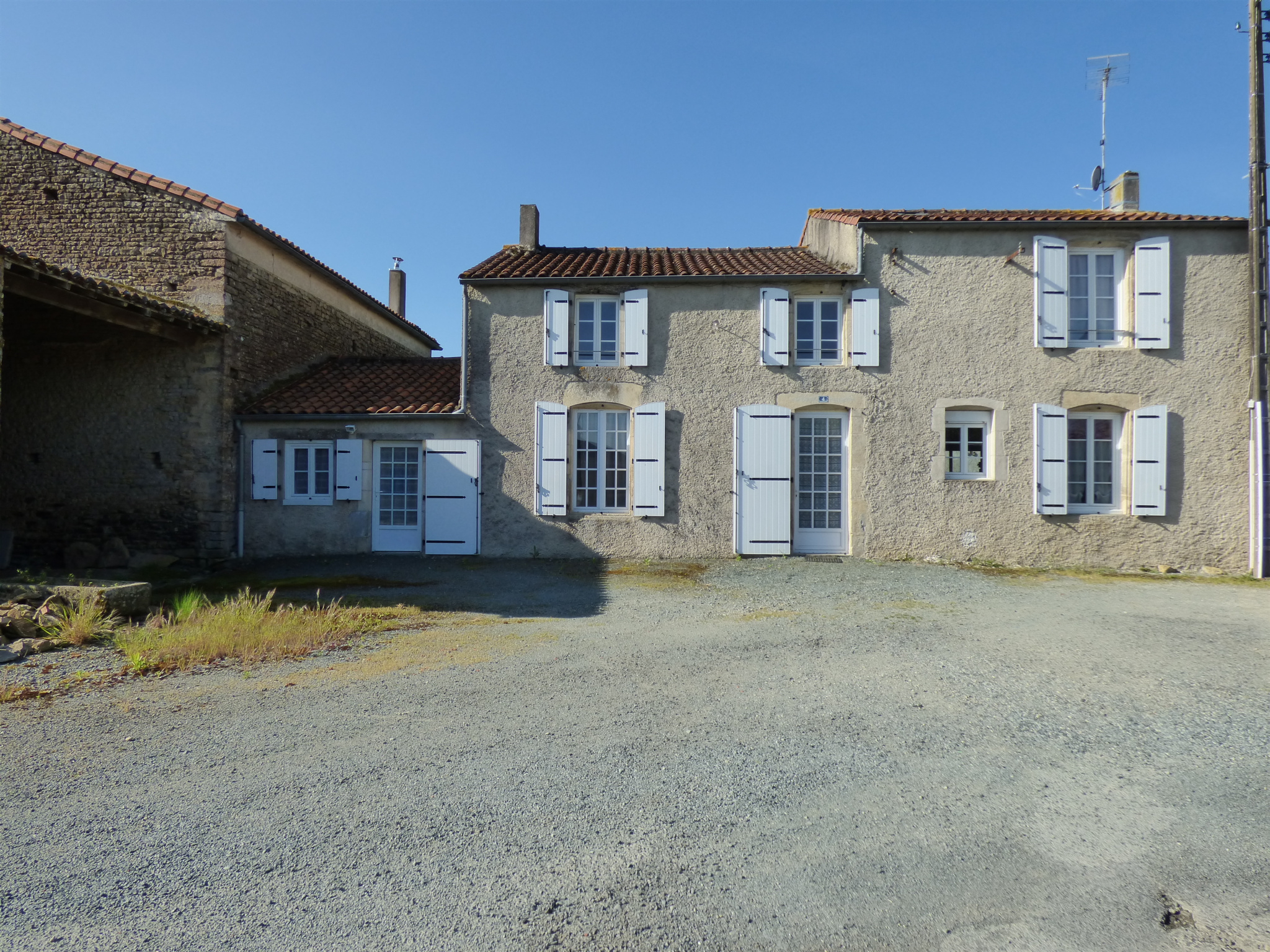 Maison en pierres avec terrain de 985m2
